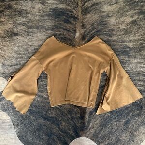 Very 70s vibes Bell sleeved blouse